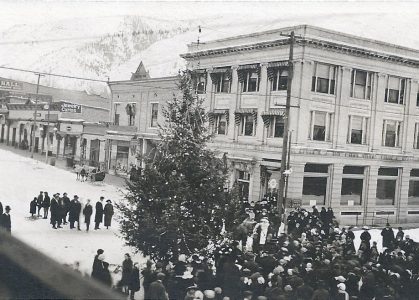 Glenwood Springs town gathering